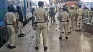 बिहार में 13 लोगों ने बंदूक की नोक पर 2 महिलाओं का अपहरण कर उनके साथ गैंग-रेप किया; SIT जांच शुरू।