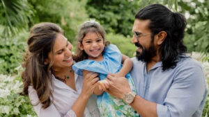 राम चरण और उपासना ने आखिरकार अपनी बेटी क्लिन कारा का चेहरा उसके तीसरे जन्मदिन पर दिखाया; फैंस का कहना है, ‘उनके जीन्स ने तो कोशिश भी नहीं की।’